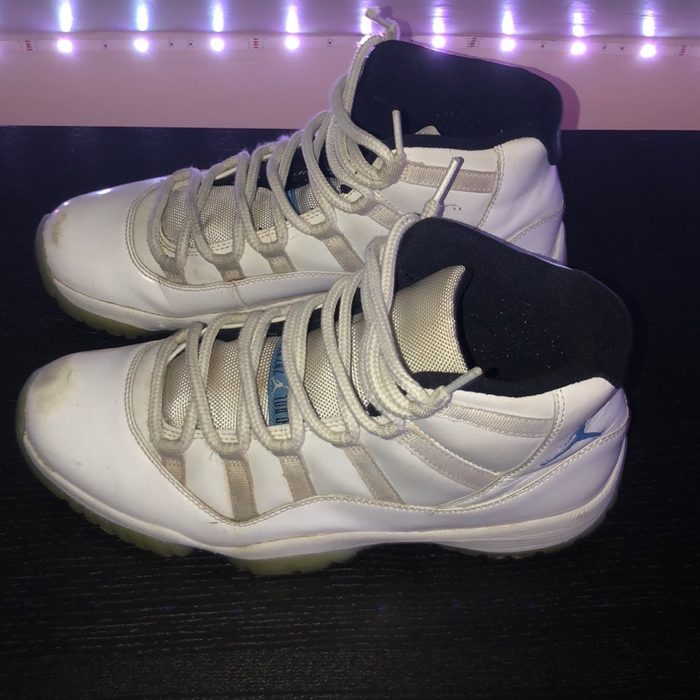 Jordan 11 Legend Blue